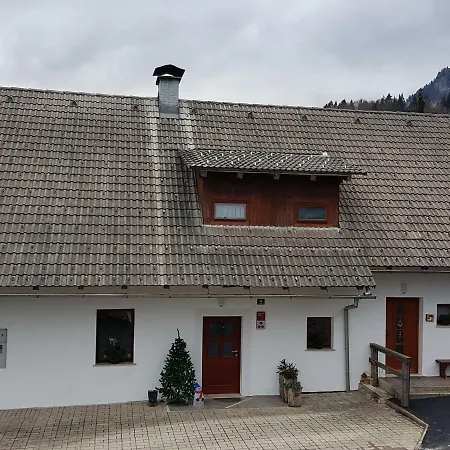 Vaznik Farm House Feriegård *